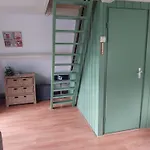 Het Uilennest In Шале *